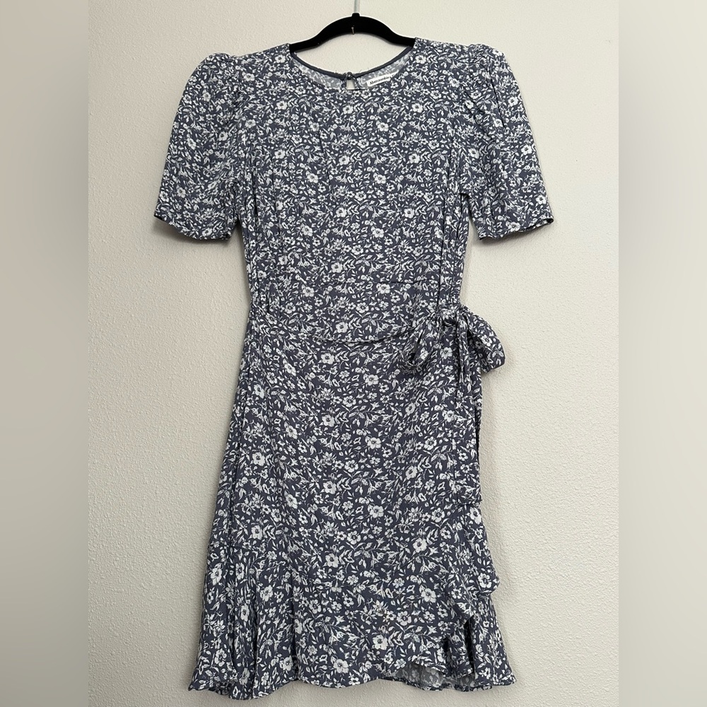 DAINTY FLORAL WRAP DRESS